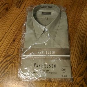 Fitted dress shirt, 17 34/35, wrinkle free